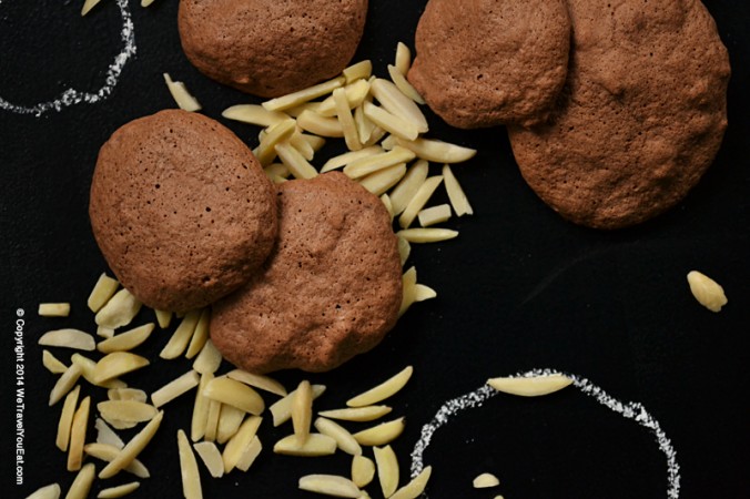 gâteaux, noël, meringue, chocolat, amandes, meringue au chocolat, meringue au chocolat et aux amandes, gourmandise, bouchées, chocolaté, petits gâteaux